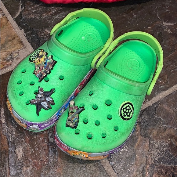 light up crocs